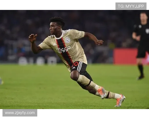 库杜斯：从北西兰新星到阿贾克斯王牌的生涯全景解析