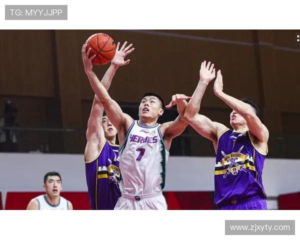 山东泰山中场结构偏单一，当前阶段控制比赛节奏能力受限，稳定性面临考验