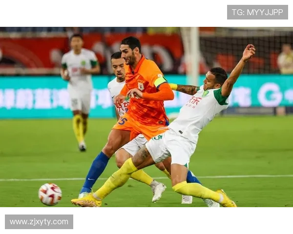 山东泰山防线站位问题频现，身后空当屡遭对手利用